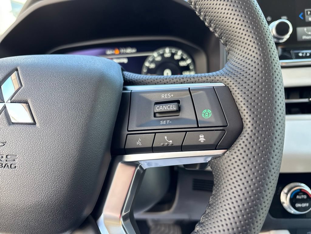 Used 2024 Mitsubishi Outlander SEL FWD image 24