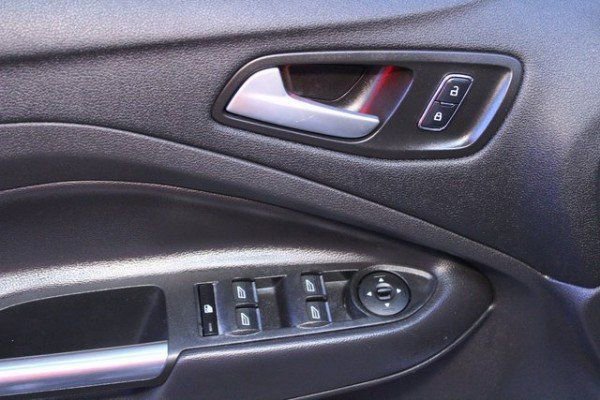 Used 2016 Ford C-MAX Energi SEL image 16