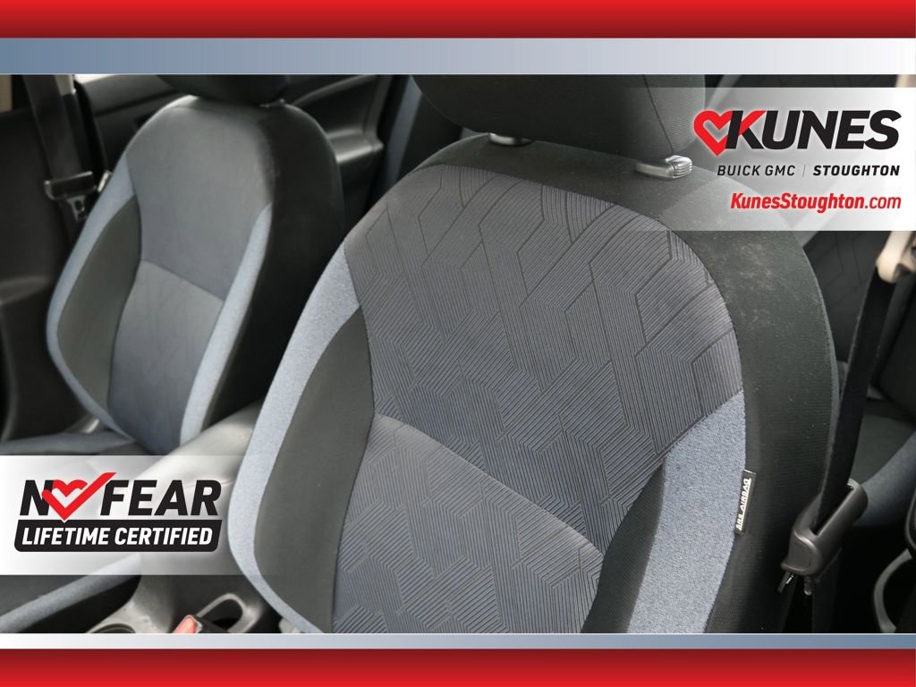 Used 2023 Nissan Versa SV image 18