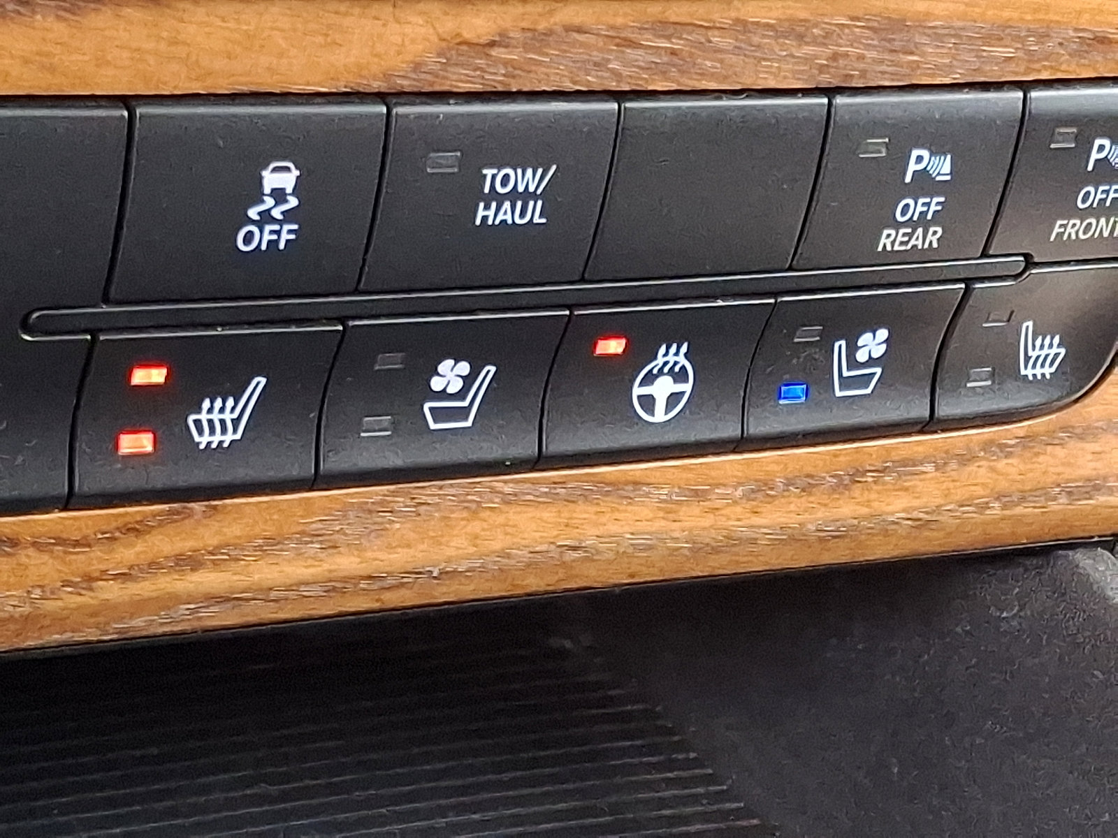 Used 2015 RAM 1500 Laramie Longhorn w/ Convenience Group image 26