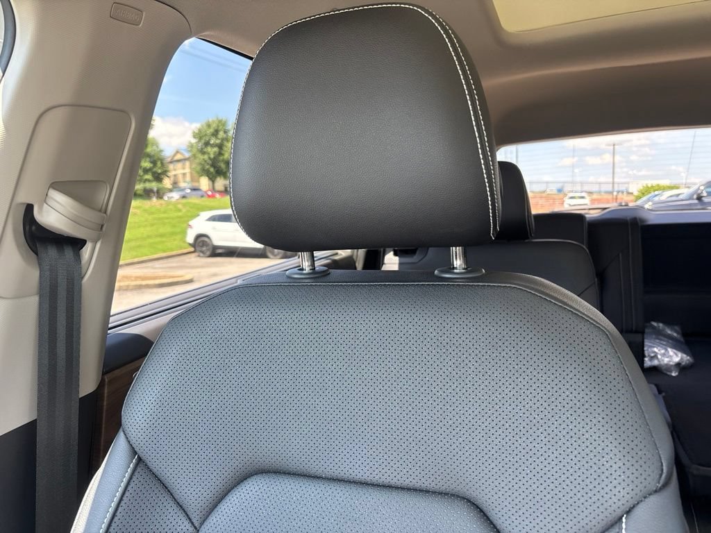 Used 2026 Volkswagen Atlas SE w/ Panoramic Sunroof Package FWD image 23