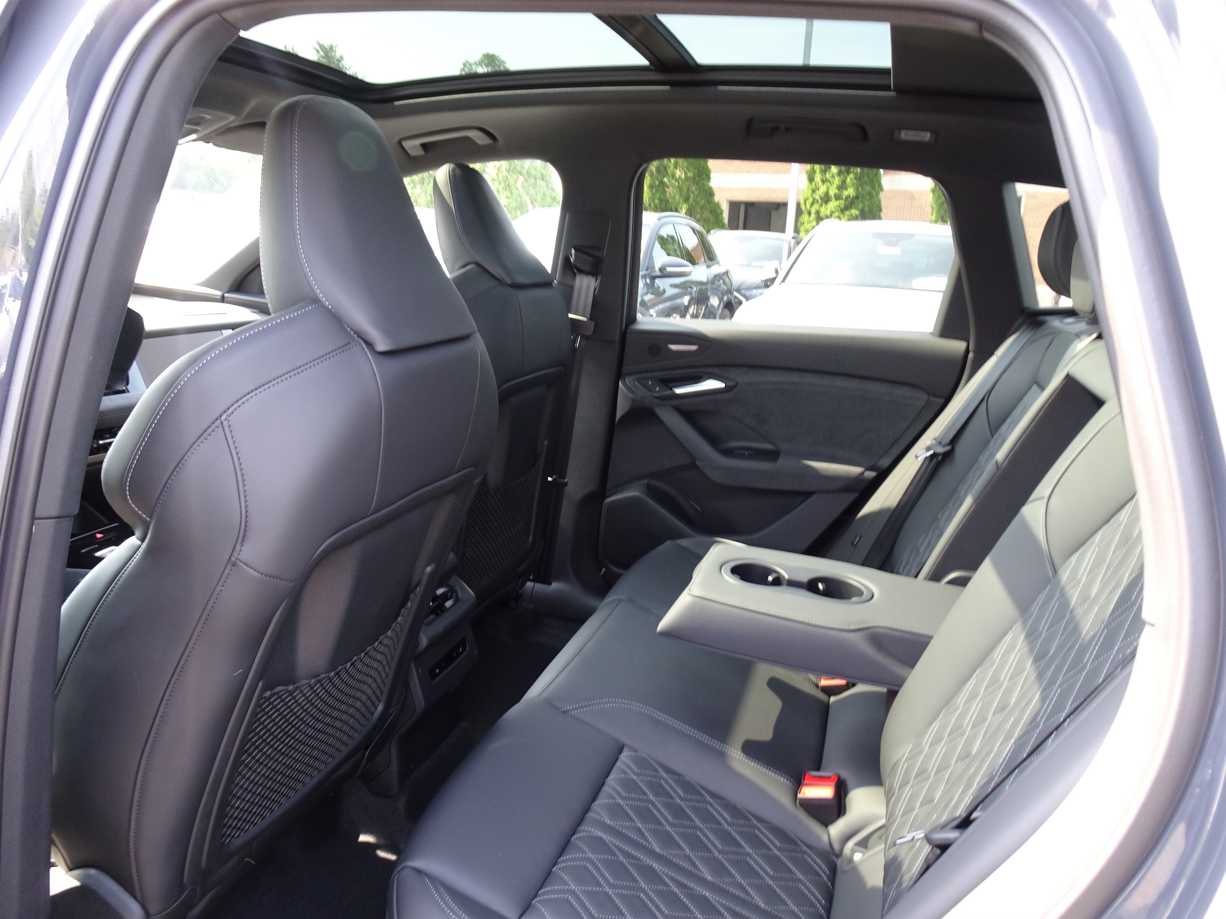 New 2025 Audi SQ6 e-tron Prestige image 6