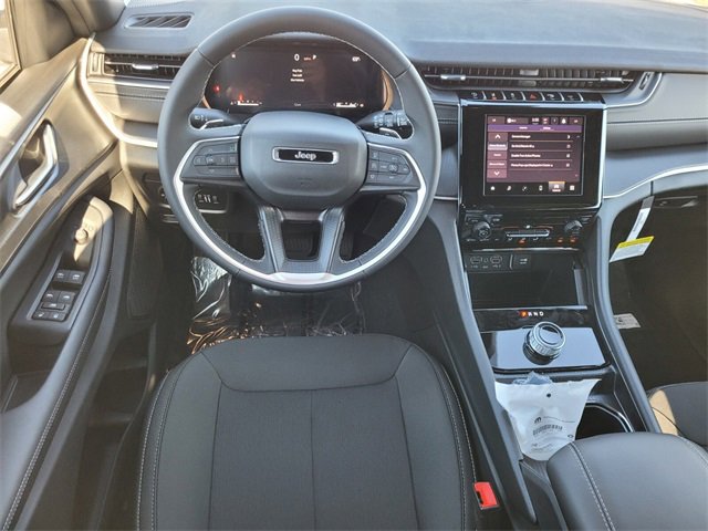 New 2025 Jeep Grand Cherokee Laredo w/ MOPAR Finishing Package image 8