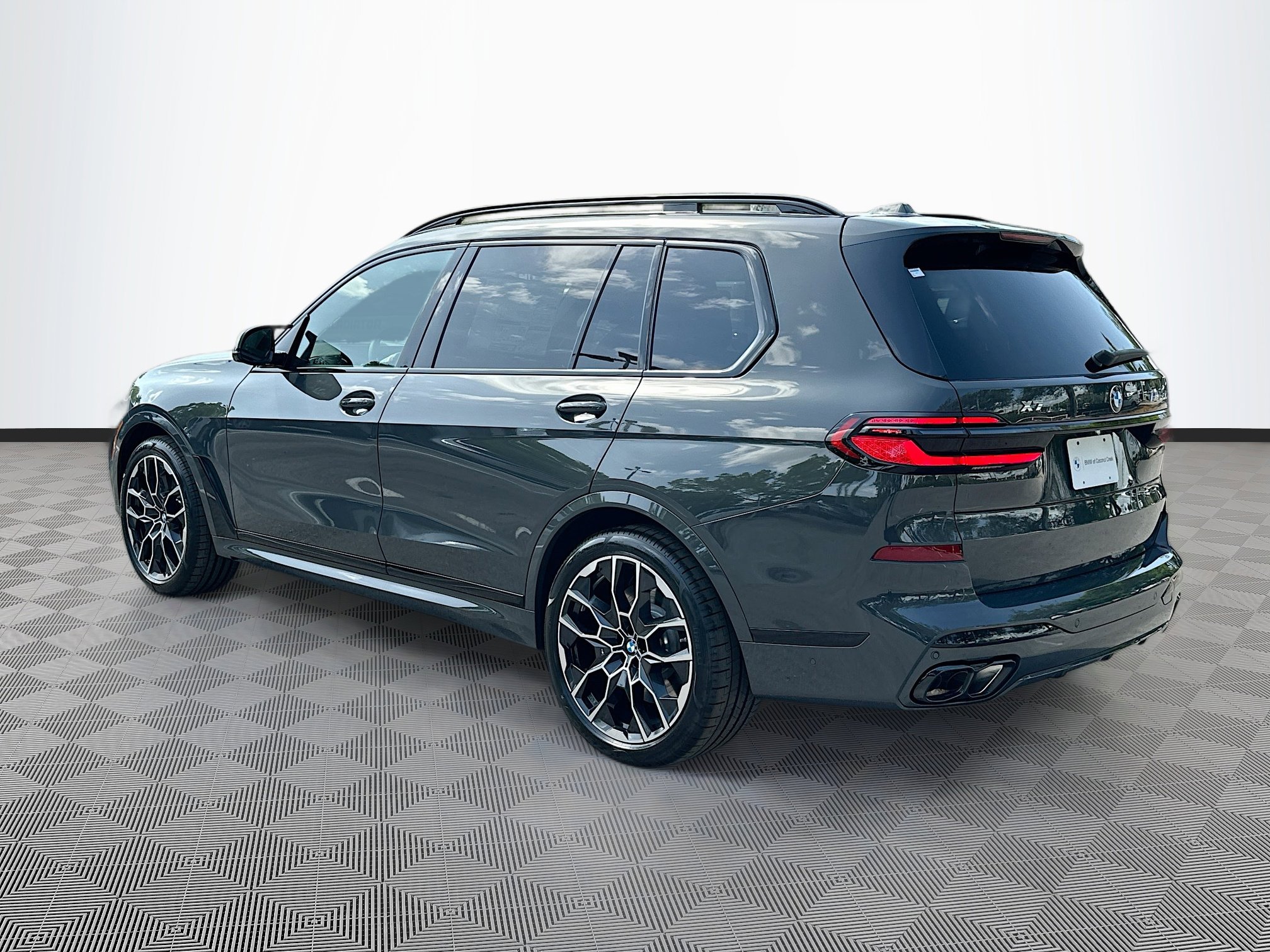 New 2026 BMW X7 M60i image 5