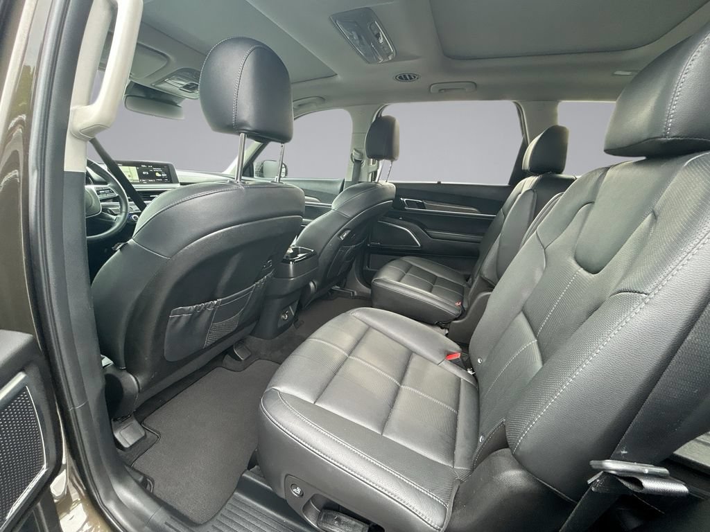Used 2020 Kia Telluride SX w/ Towing Package FWD image 33
