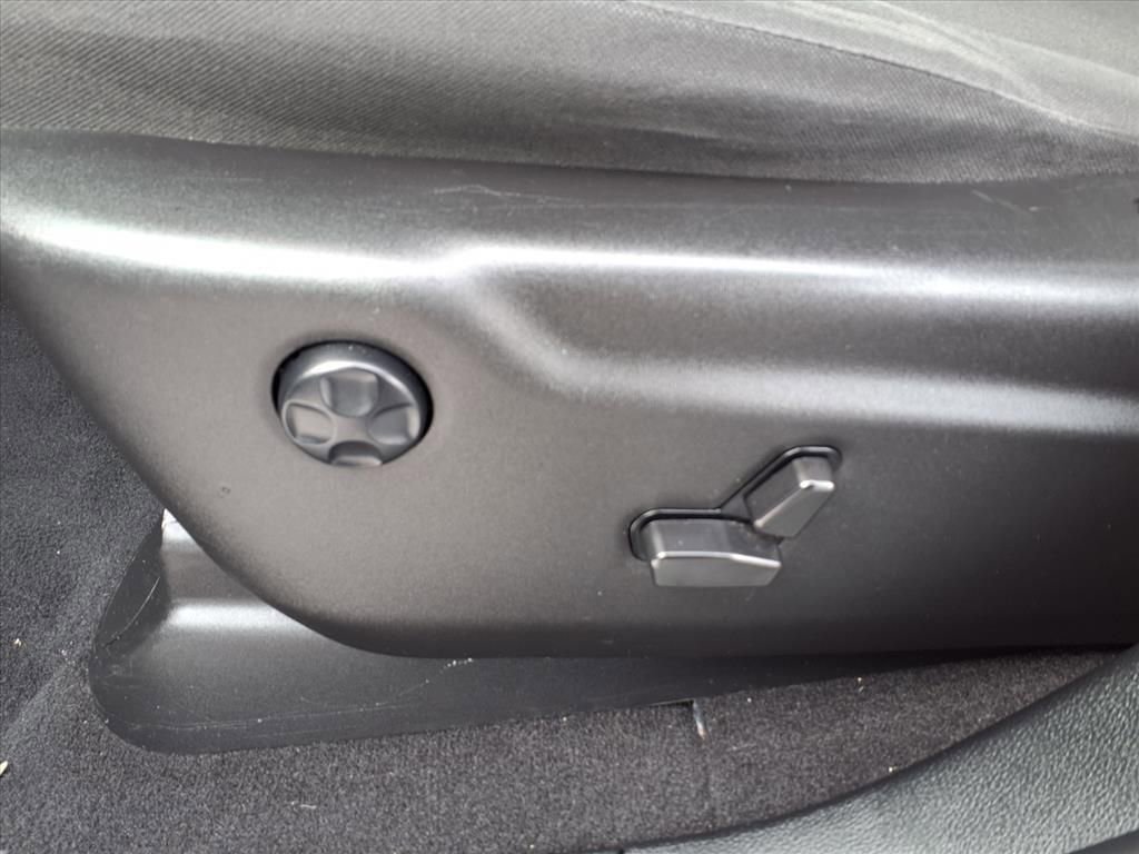 Used 2023 Dodge Durango GT image 23