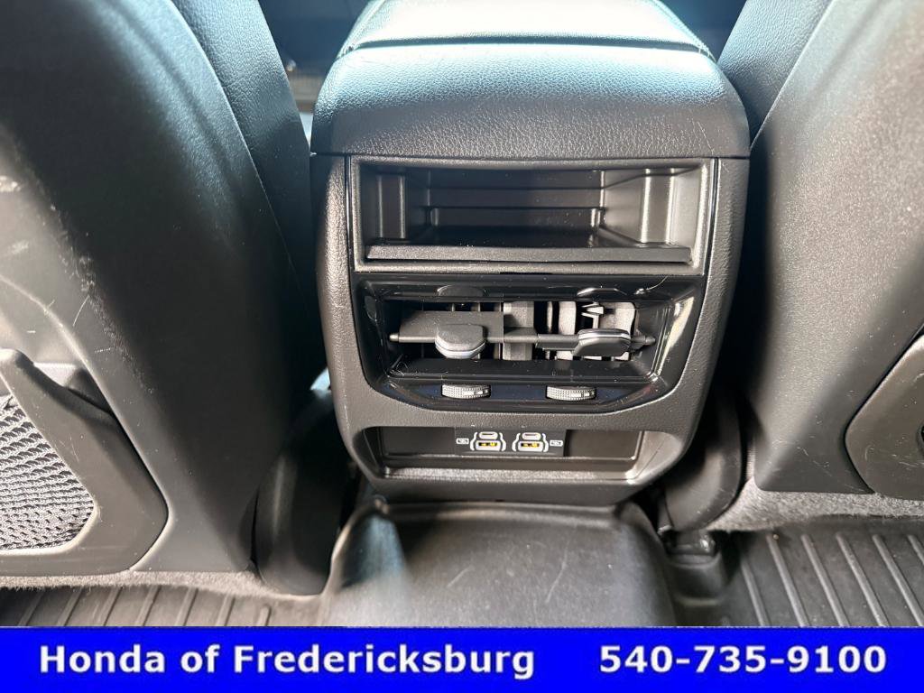 Used 2023 Jeep Grand Cherokee Laredo image 44