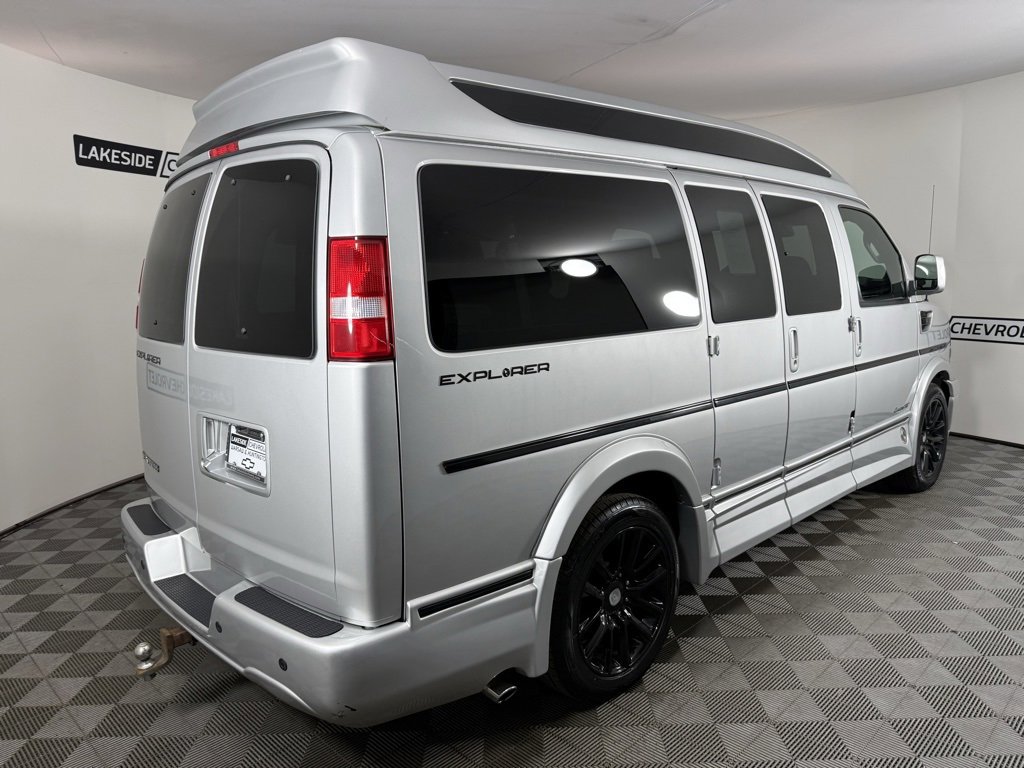 Used 2021 Chevrolet Express 2500 LS w/ Enhanced Convenience Package image 6