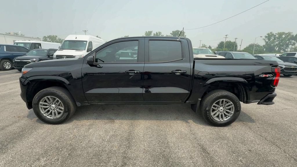 Used 2023 Chevrolet Colorado LT AWD/4WD image 5