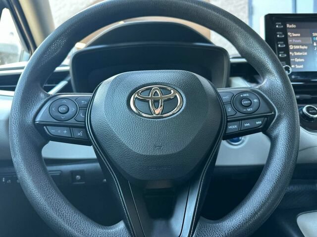 Used 2021 Toyota Corolla LE FWD image 25