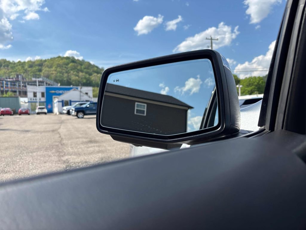 Used 2023 GMC Sierra 1500 Denali AWD/4WD image 11