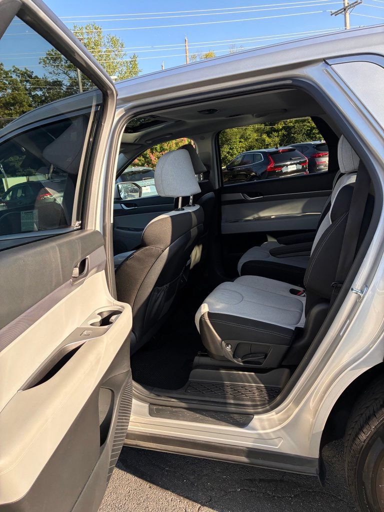 Used 2022 Hyundai Palisade SEL w/ Cargo Package FWD image 22