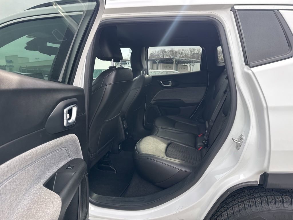 Used 2024 Jeep Compass Latitude image 15