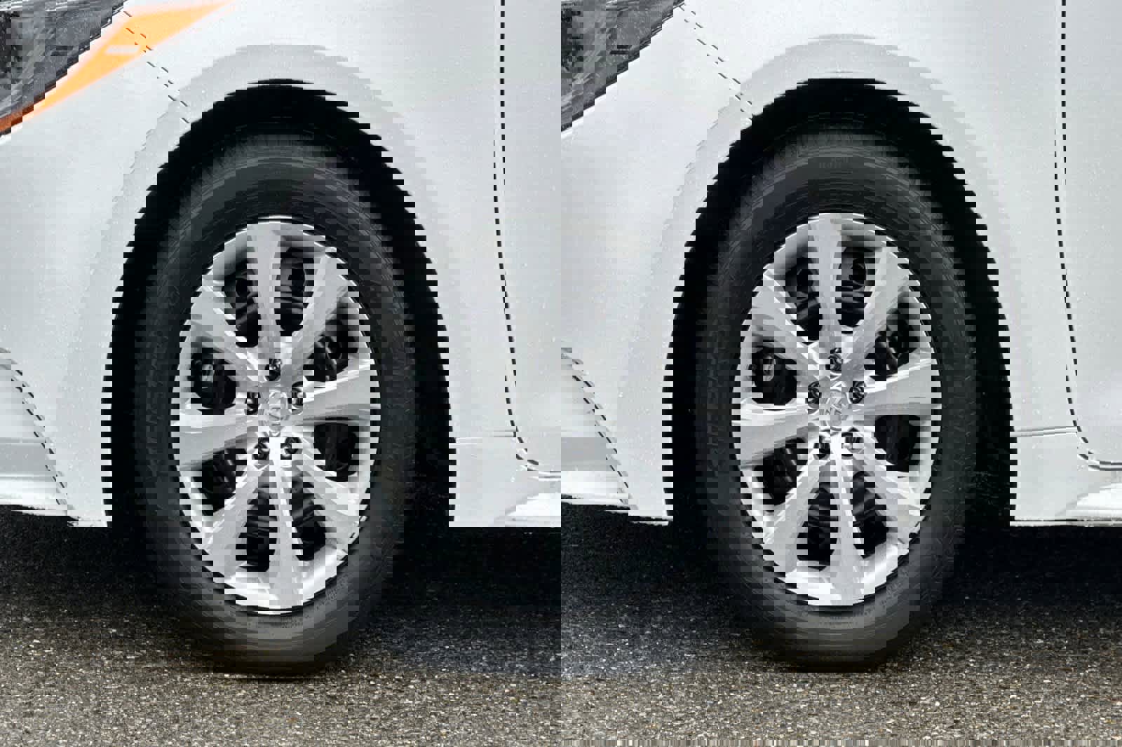 Used 2025 Toyota Corolla LE image 28