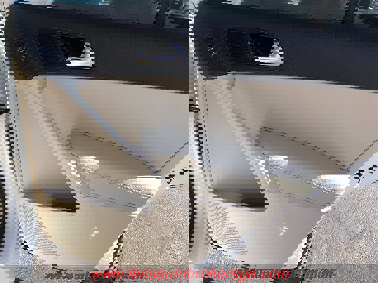 Used 2016 Volkswagen Tiguan SE image 17