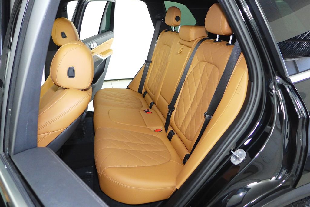 Used 2023 BMW X5 xDrive40i w/ Parking Assistance Package image 21