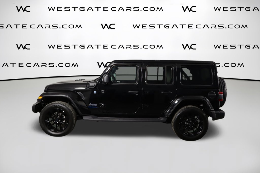 Used 2025 Jeep Wrangler Unlimited Sahara AWD/4WD image 5