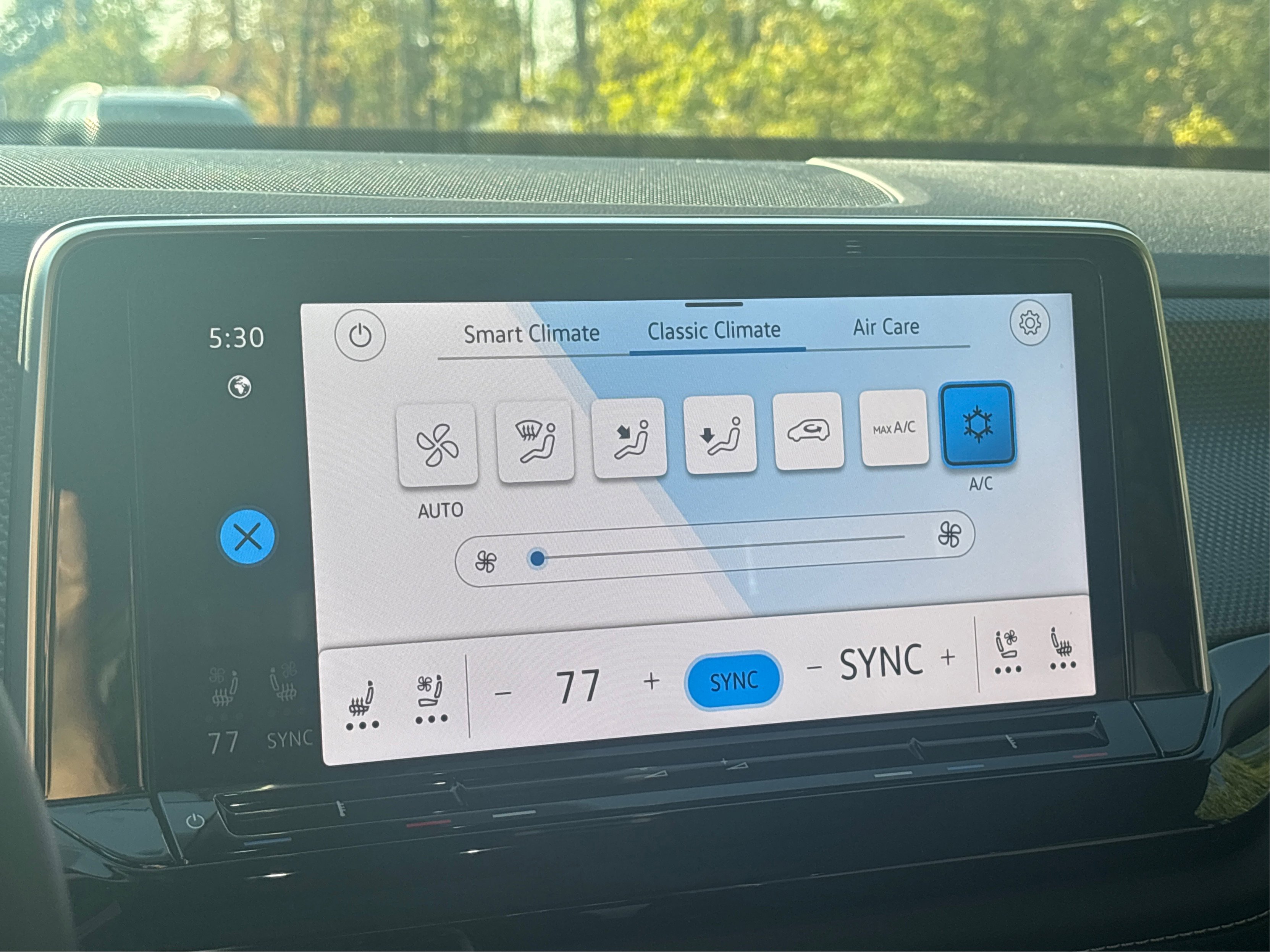 Used 2025 Volkswagen Atlas Cross Sport SEL Premium R-Line image 43