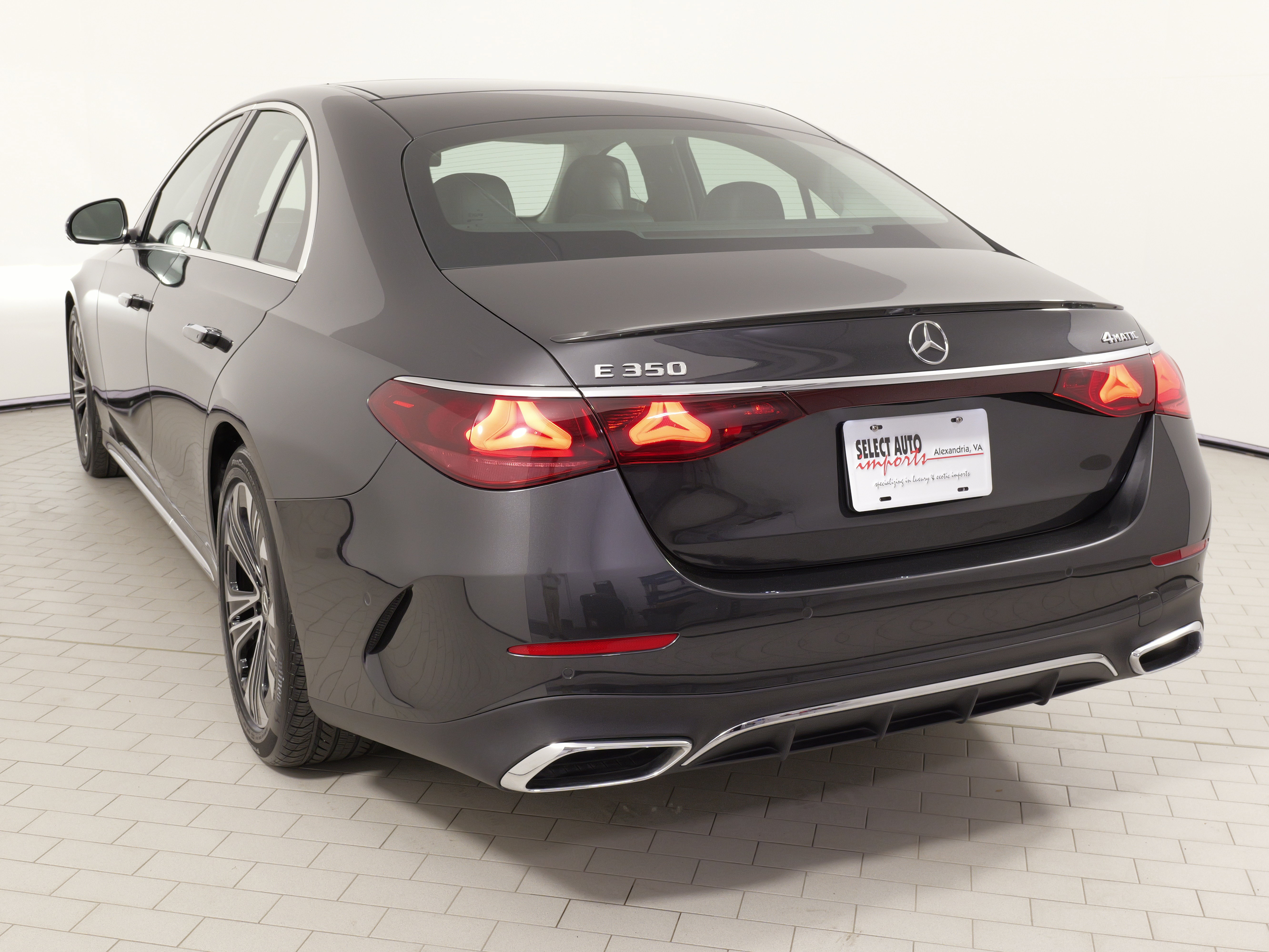Used 2025 Mercedes-Benz E 350 4MATIC Sedan image 14