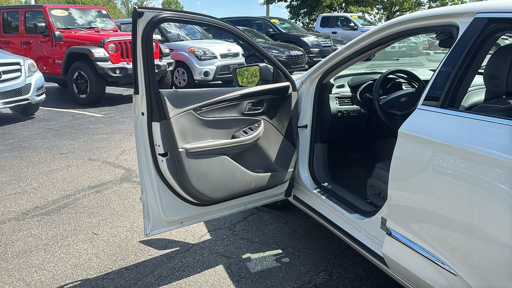Used 2014 Chevrolet Impala LTZ FWD image 11