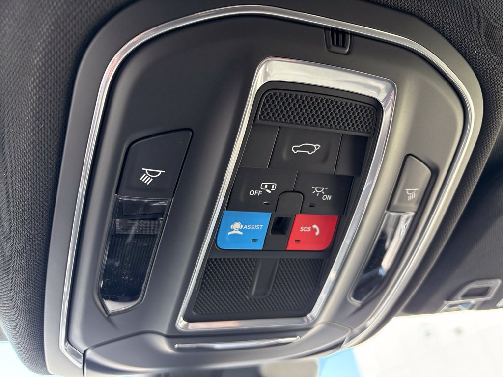 New 2026 Jeep Grand Cherokee Altitude AWD/4WD image 29