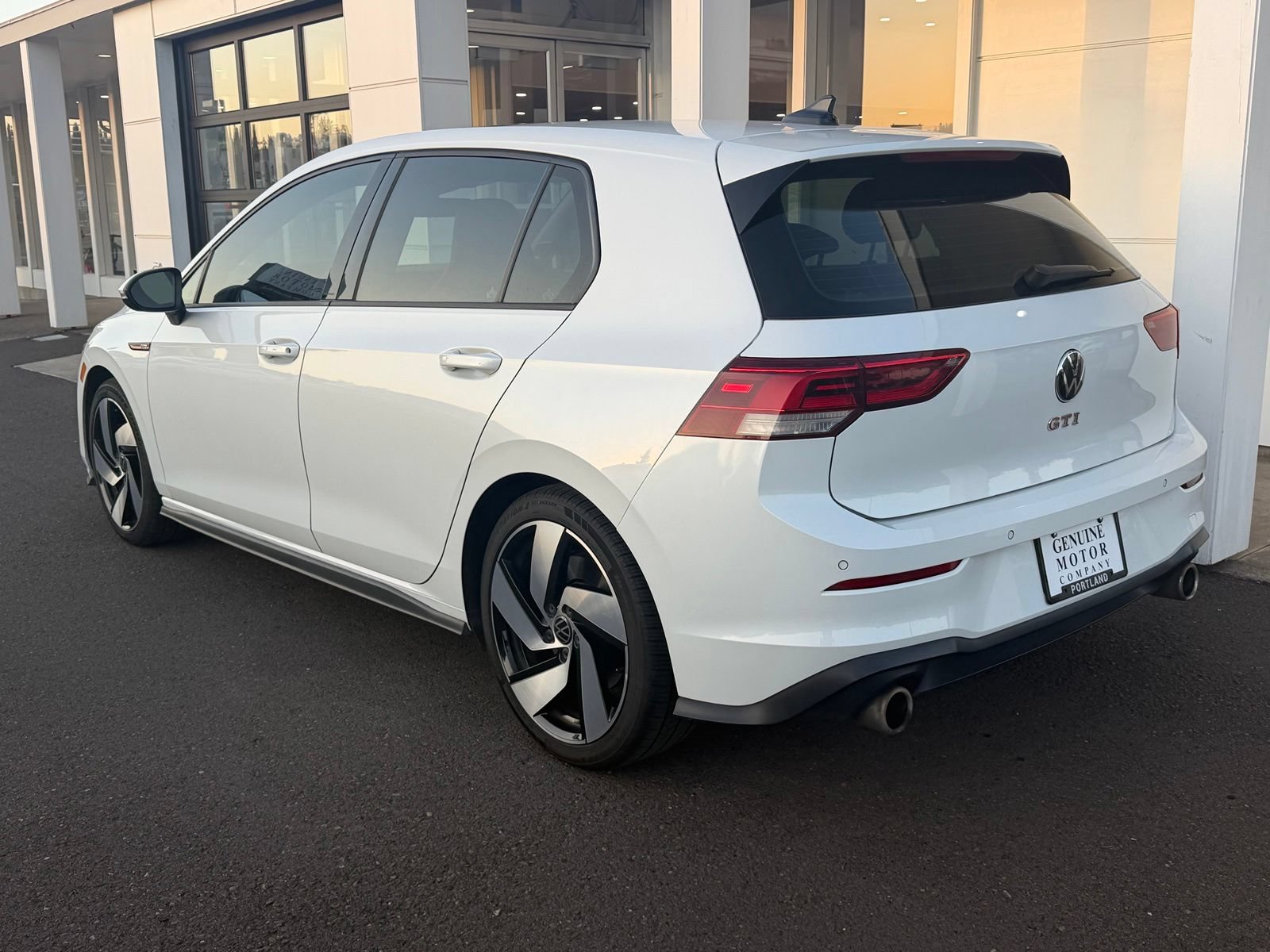 Used 2022 Volkswagen GTI SE FWD image 3
