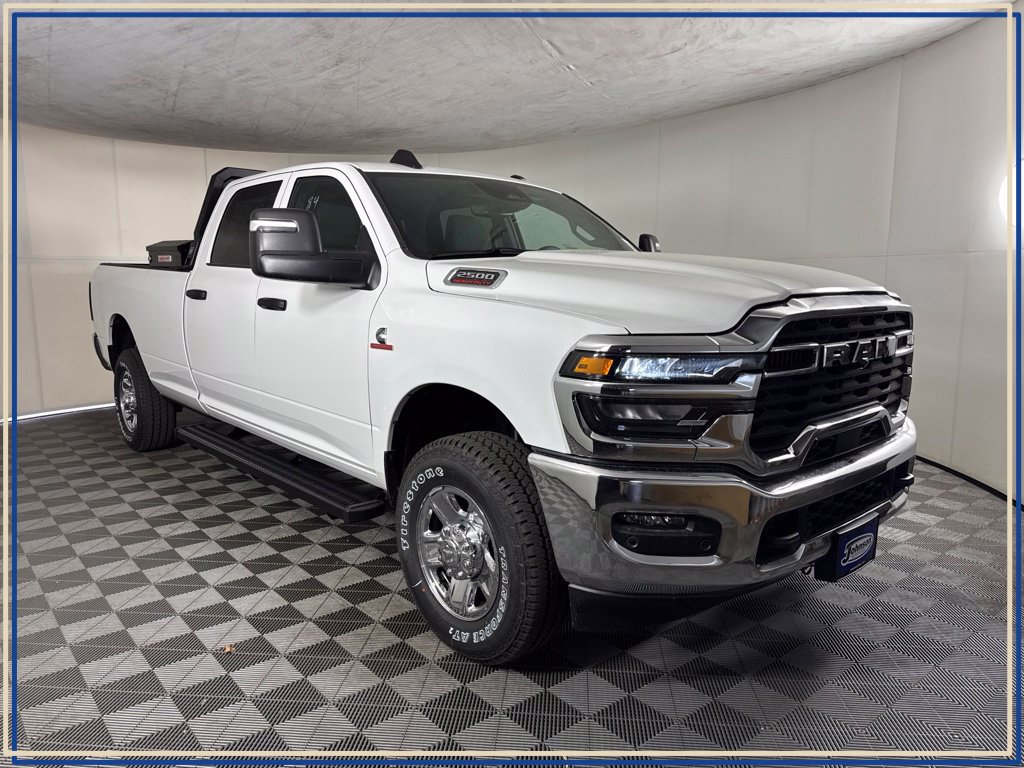 New 2026 RAM 2500 Tradesman AWD/4WD image 4