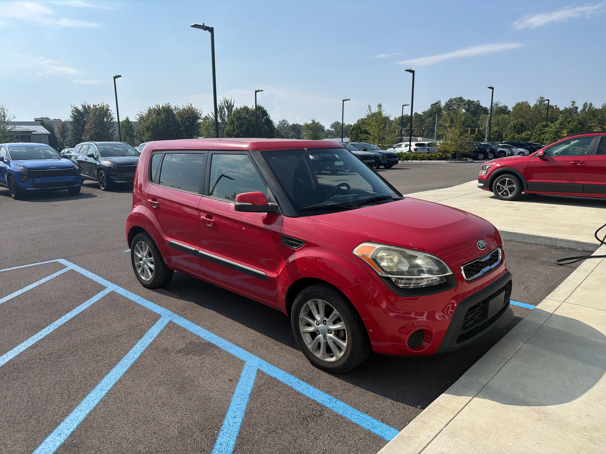 Used 2012 Kia Soul + FWD image 9