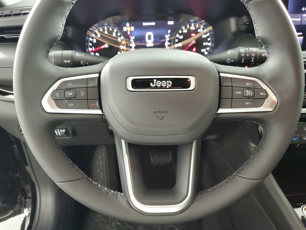New 2026 Jeep Compass Latitude image 20