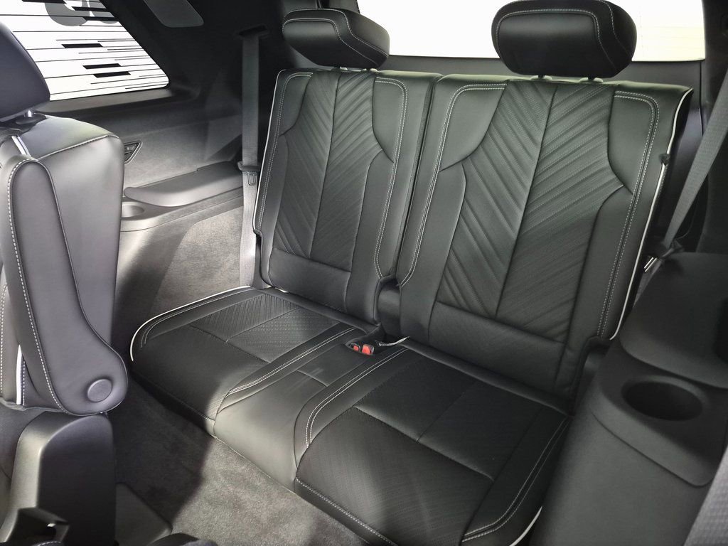 New 2026 Cadillac Vistiq Platinum w/ LPO, Floor Liner Package image 13