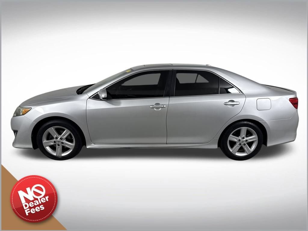 Used 2014 Toyota Camry L image 6