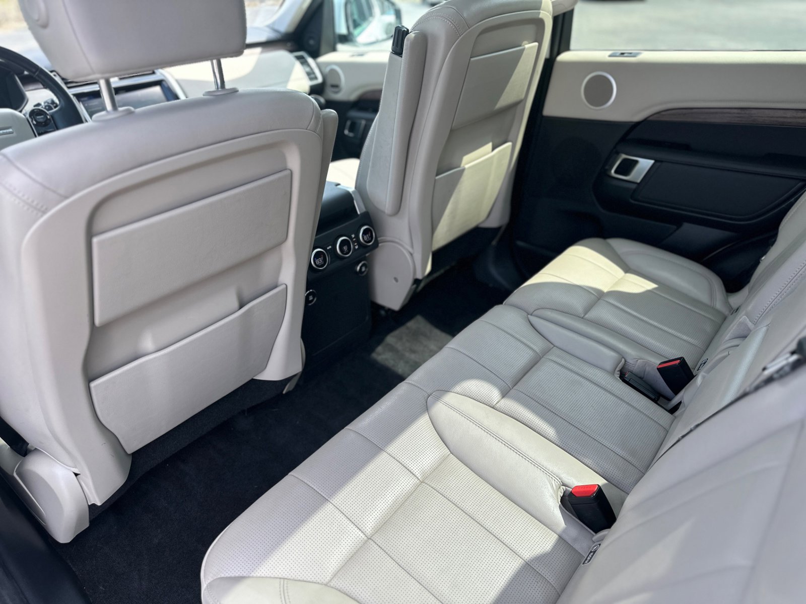Used 2020 Land Rover Discovery HSE AWD/4WD image 40
