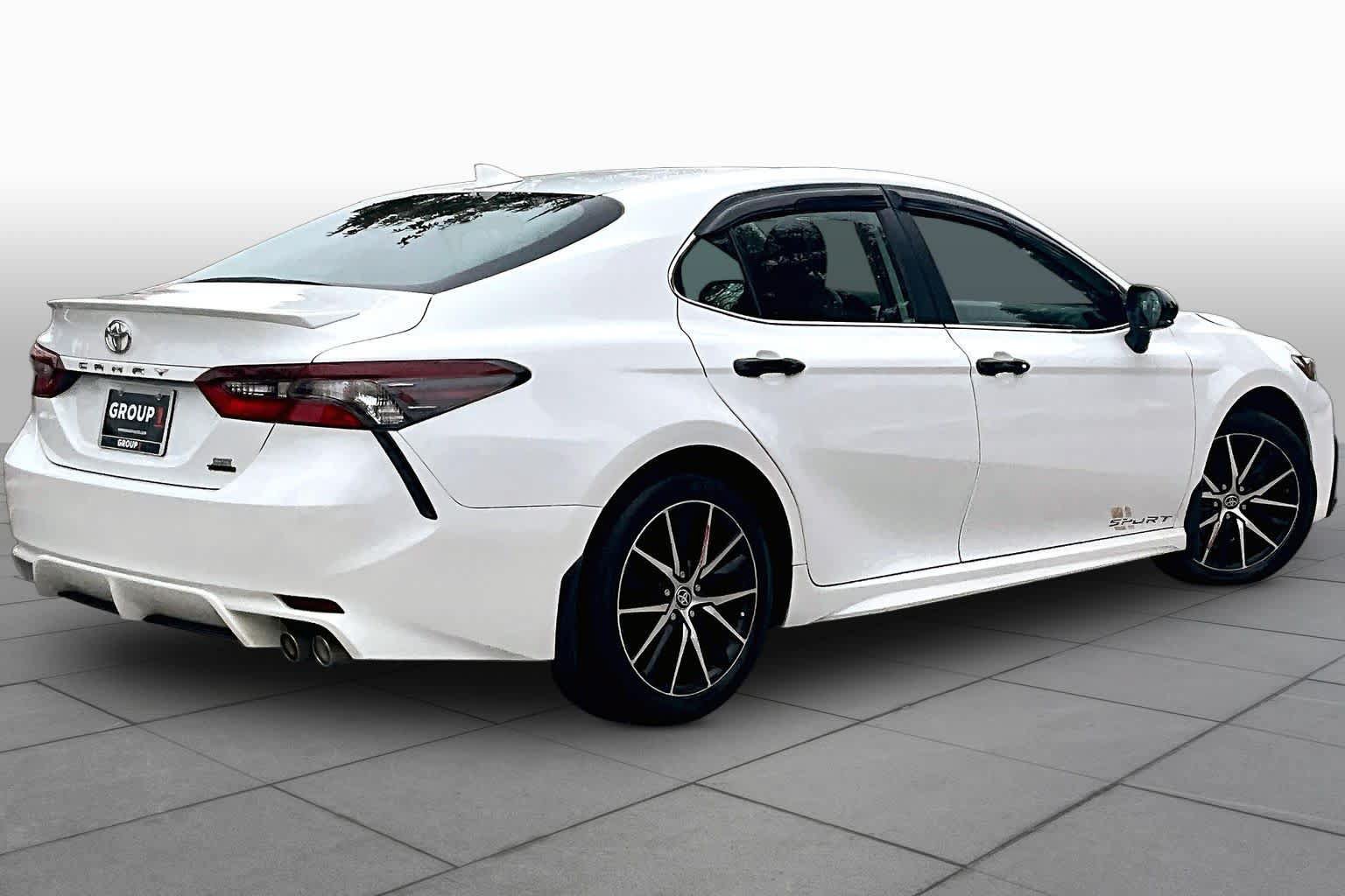 Used 2023 Toyota Camry SE FWD image 13