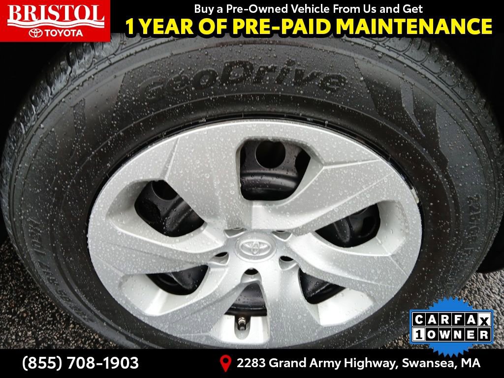 Used 2021 Toyota RAV4 LE image 9