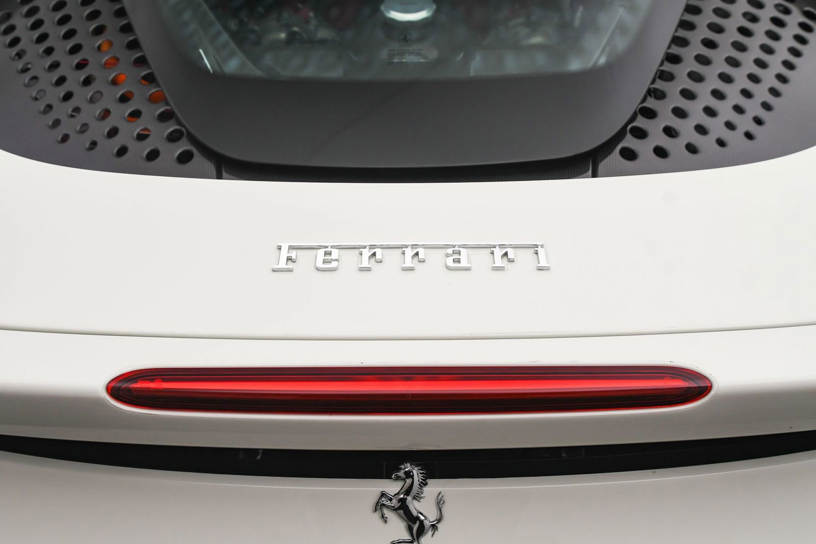 Used 2023 Ferrari SF90 Spider Bianco Avus image 22