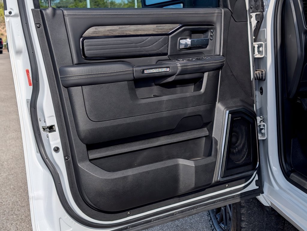 Used 2025 RAM 2500 Limited AWD/4WD image 25