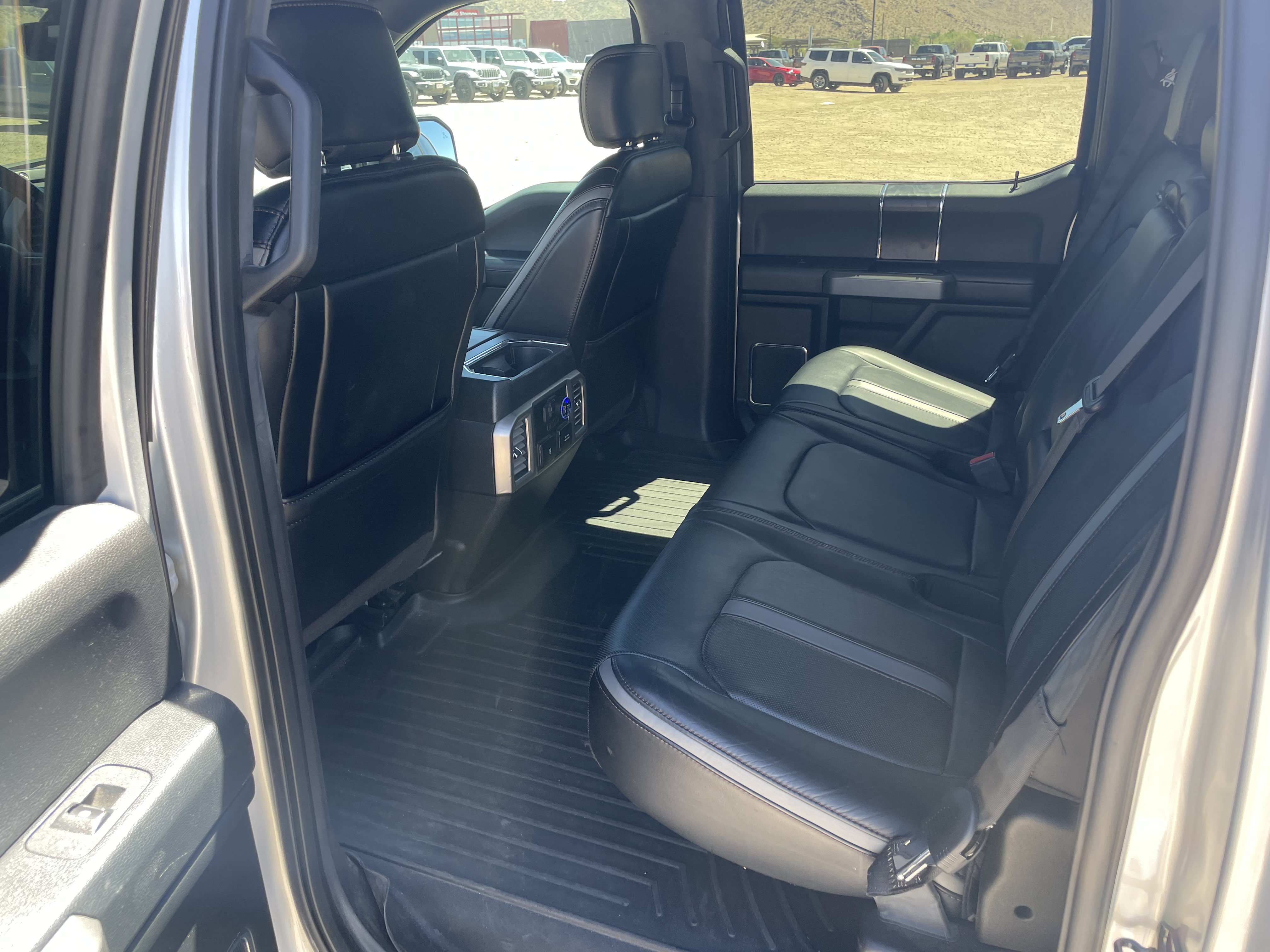 Used 2018 Ford F150 Platinum w/ Equipment Group 701A Luxury AWD/4WD image 11