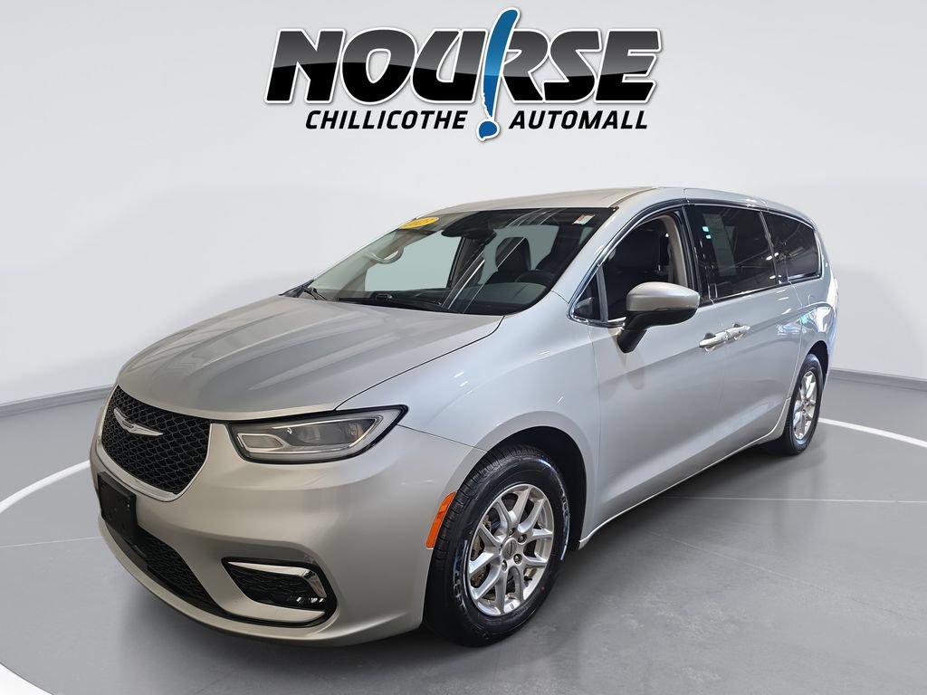 Used 2023 Chrysler Pacifica Touring-L