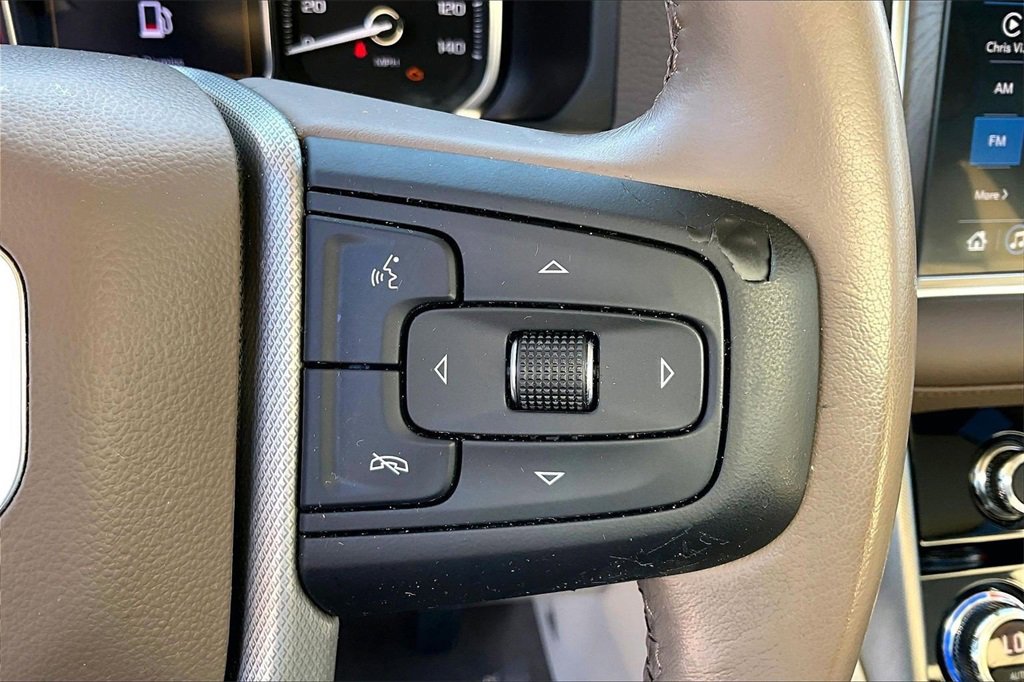 Used 2021 GMC Yukon Denali w/ Denali Premium Package image 24