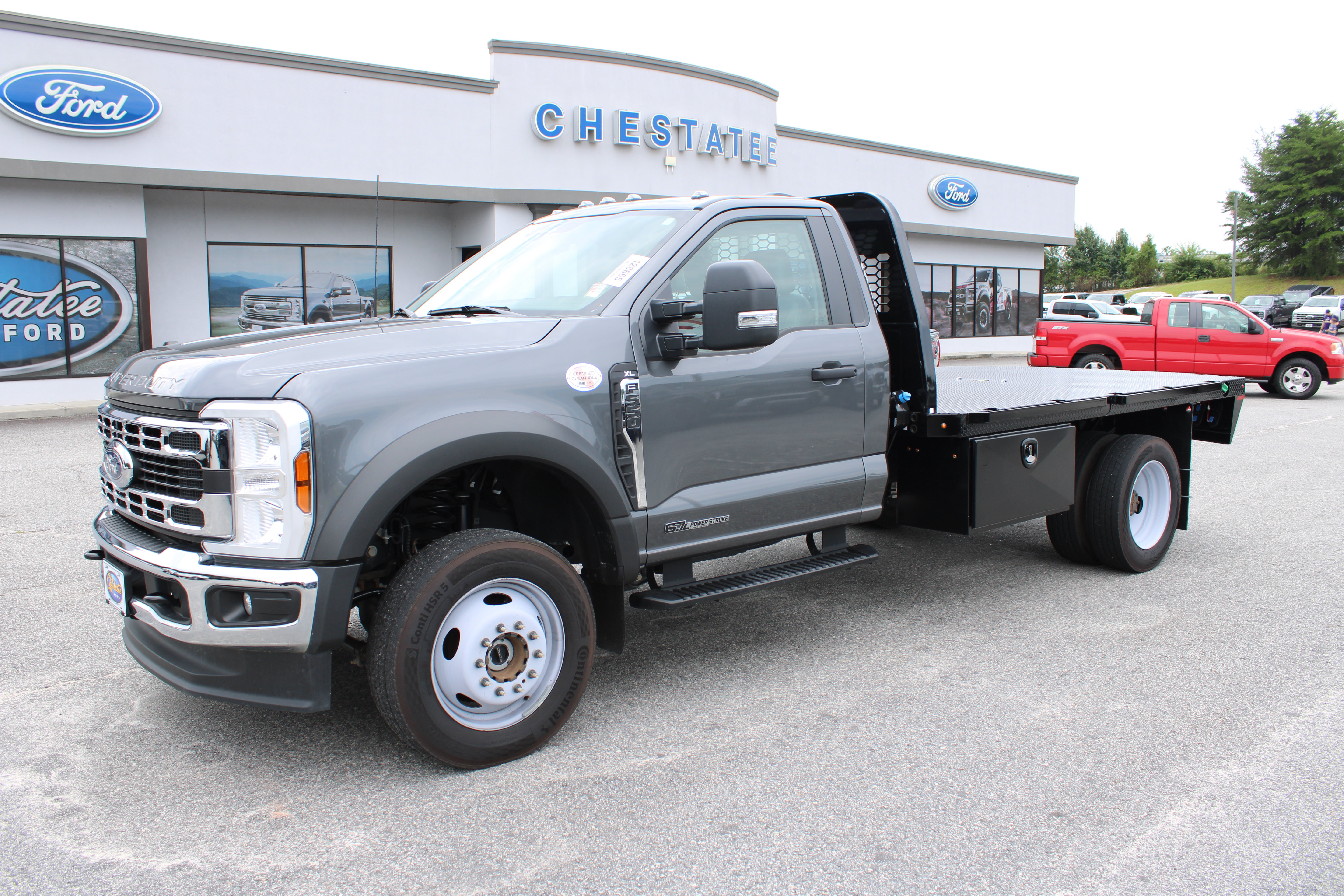 Used 2024 Ford F550 4x4 Regular Cab Super Duty image 2