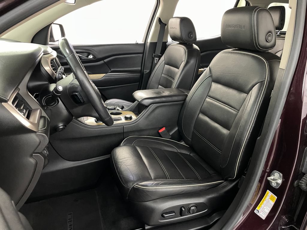 Used 2017 GMC Acadia Denali w/ Technology Package FWD image 28