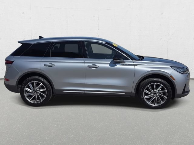 Used 2023 Lincoln Corsair AWD w/ Equipment Group 101A image 4