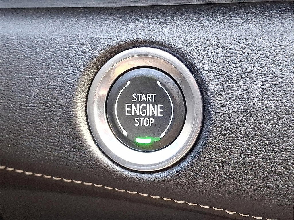 Used 2021 Cadillac Escalade ESV Sport w/ LPO, ONYX Package image 27