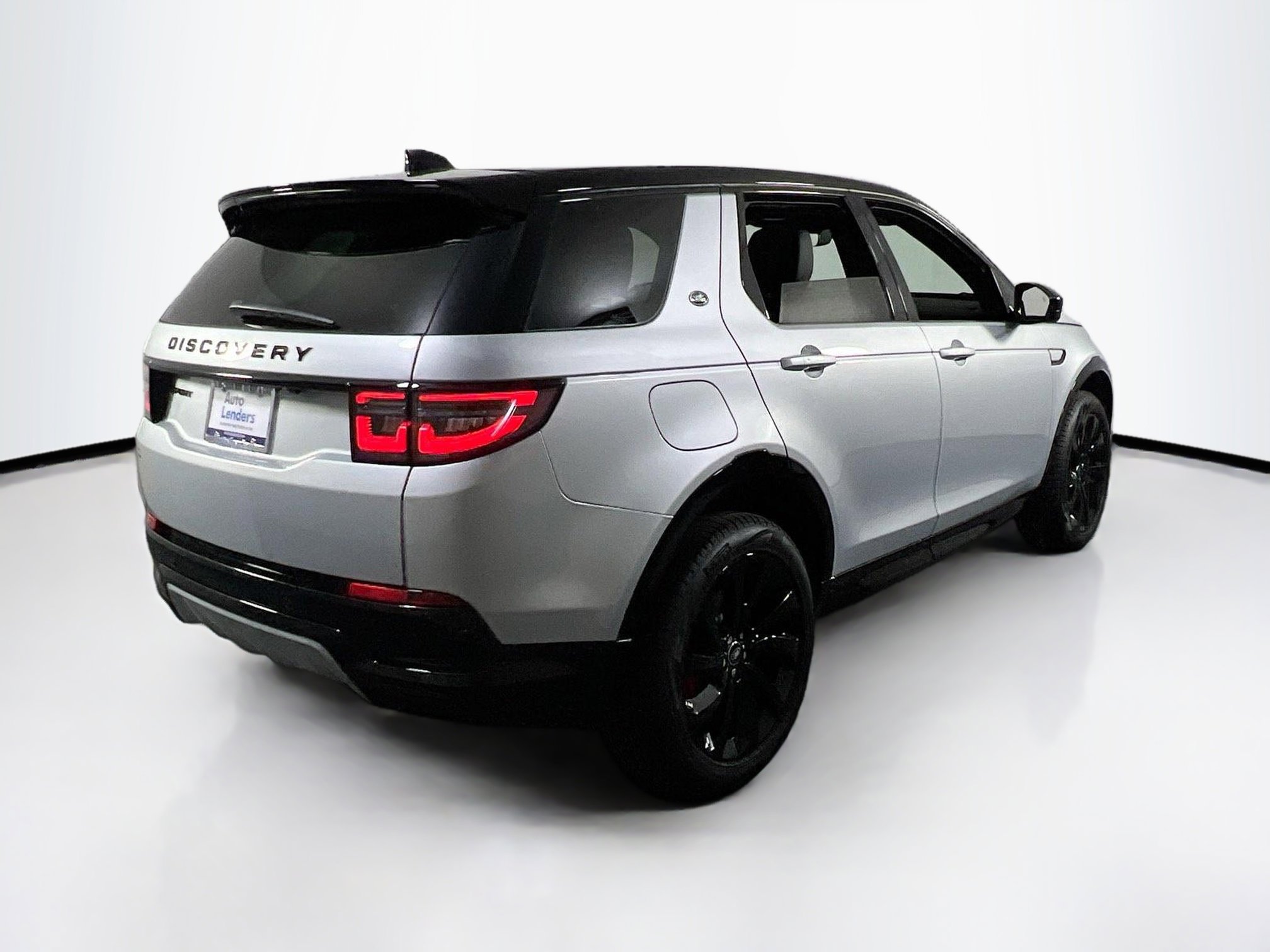Used 2025 Land Rover Discovery Sport Dynamic SE image 5