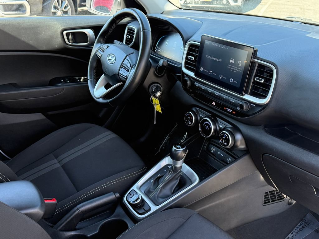 Used 2023 Hyundai Venue SEL image 8