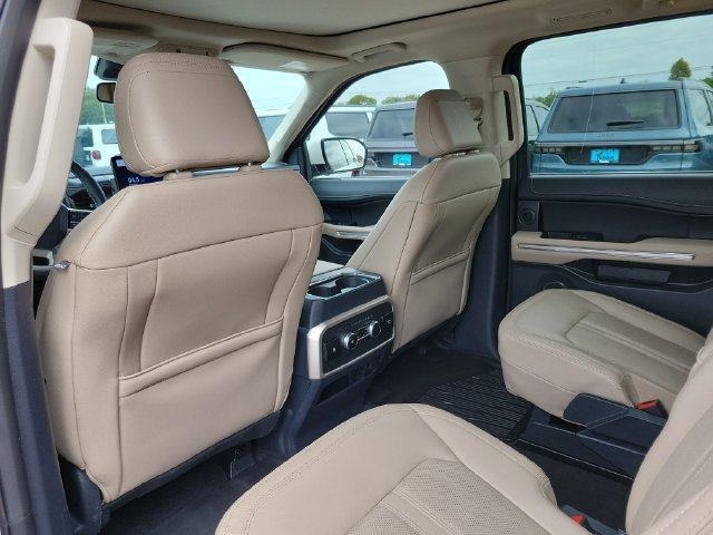 Used 2024 Ford Expedition Limited RWD image 12