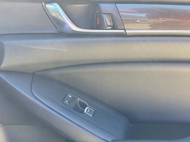 Used 2018 Honda Accord Sport image 19