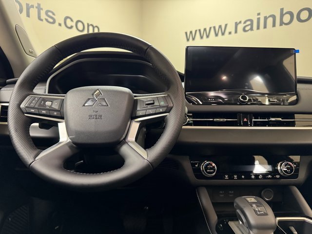 New 2025 Mitsubishi Outlander AWD image 9
