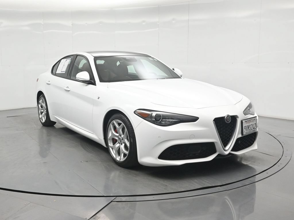 Used 2022 Alfa Romeo Giulia Ti RWD image 42