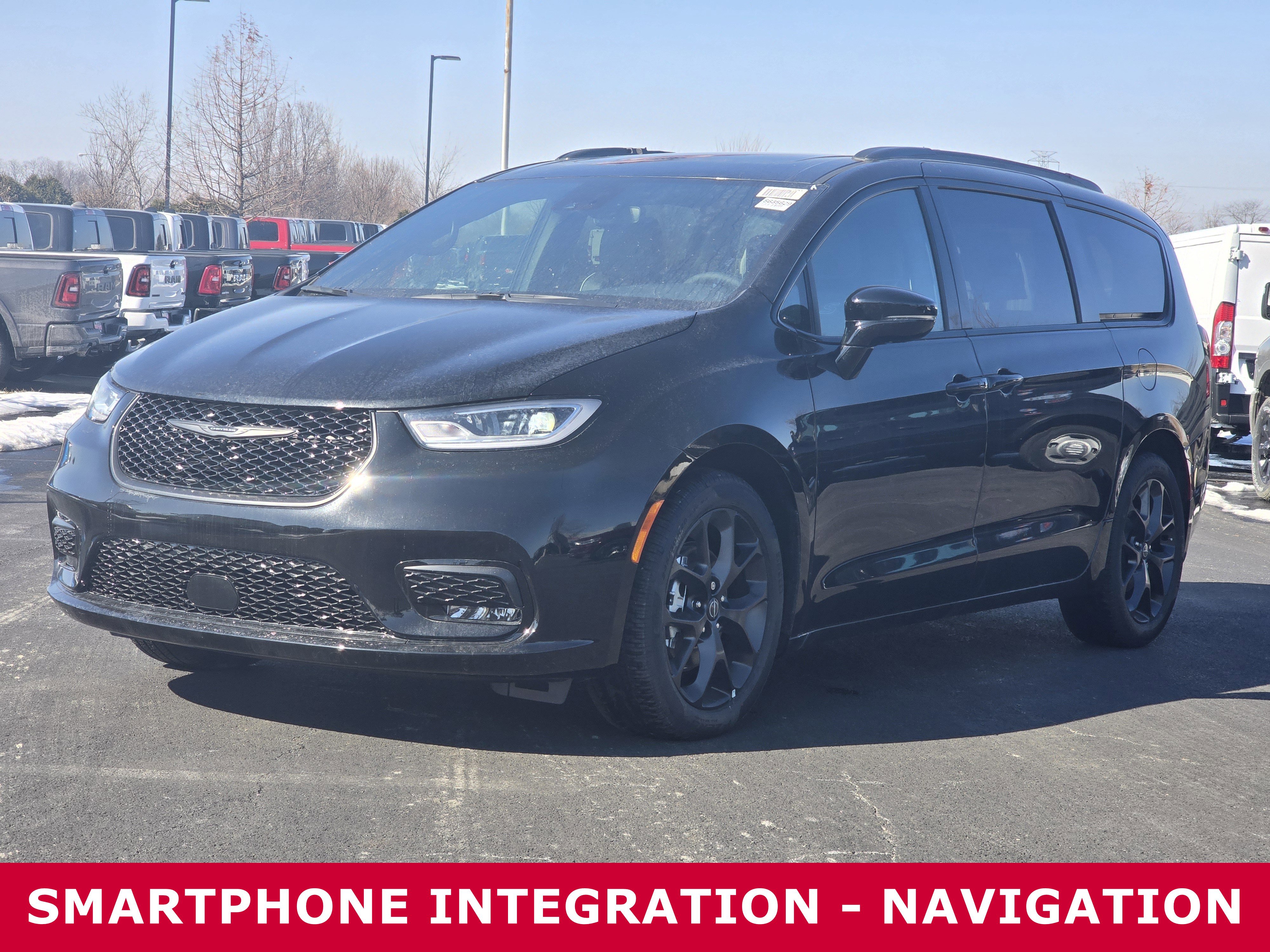 New 2026 Chrysler Pacifica Limited w/ S Appearance Package image 4